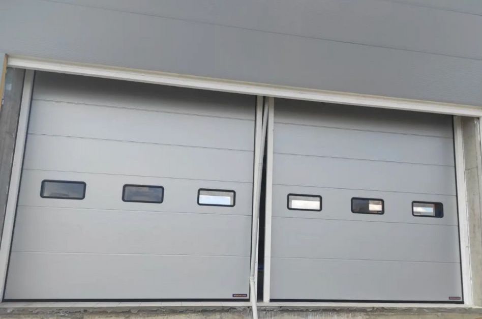 Commercial Garage Doors Service image